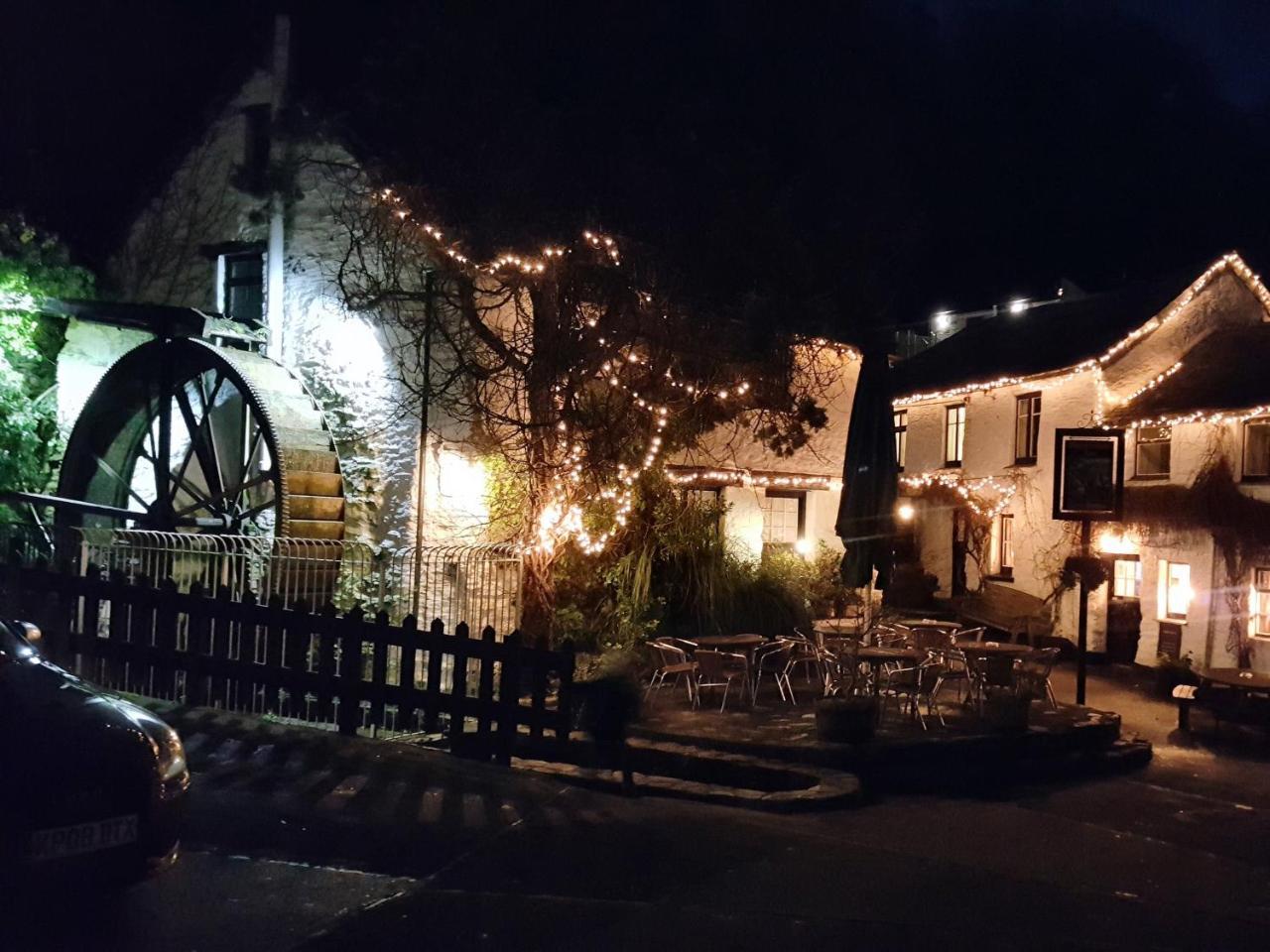 The Crumplehorn Inn & Mill พอลเพอร์โร ภายนอก รูปภาพ